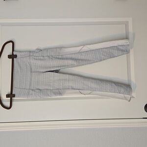 Athleta Gray Marled Leggings with White Mesh Sides. Size XS. EC Never Worn